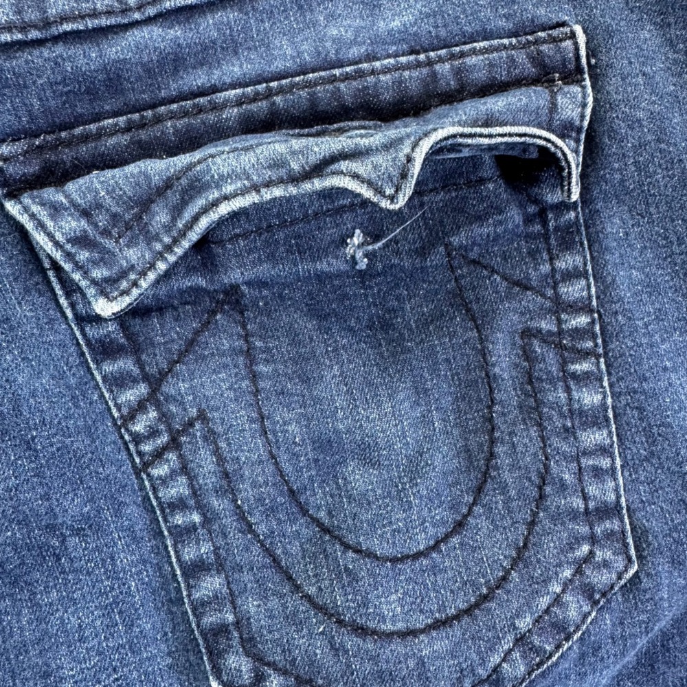 True Religion Mens Blue Denim Cut Off Shorts Medium Wash Size 44W Frayed Hem - Picture 8 of 8